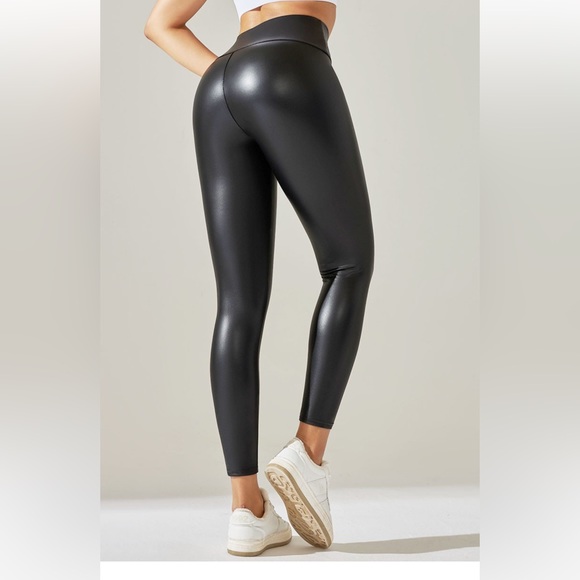 FAUX LEATHER HIGH WAISTED LEGGINGS - BLACK - Picture 6 of 9